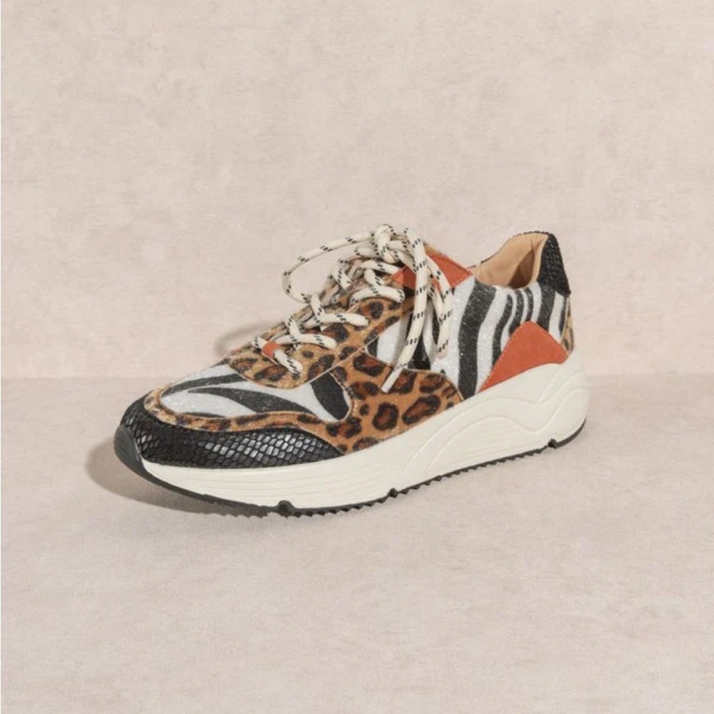 Oasis Society Animal Print Women's size 7.5 Sneakers - Picture 2 of 6